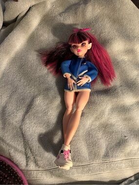 2021 Draculaura monster high doll